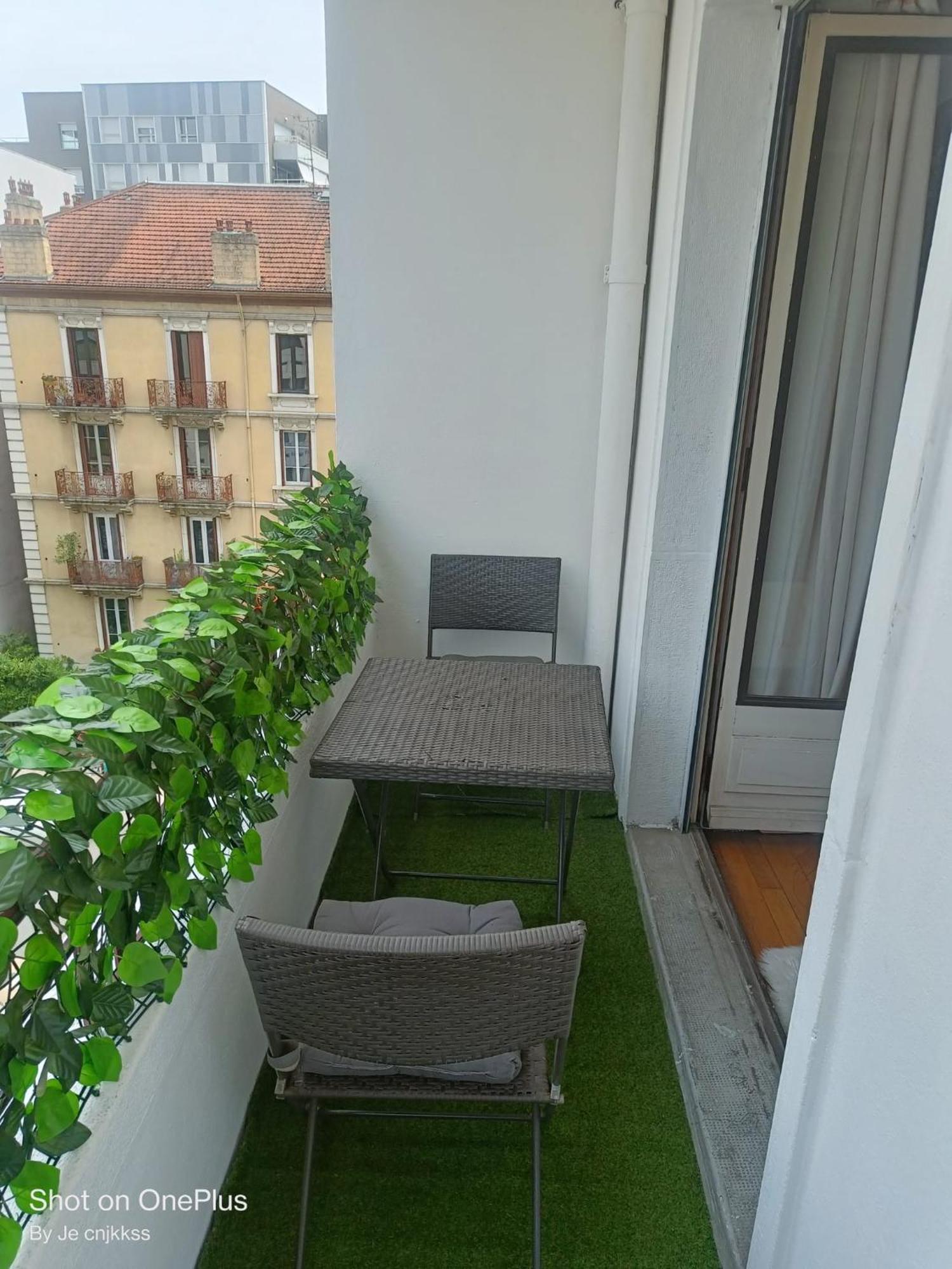 Belle Chambre D'Hote Avec Balcon Prive - 3 Mins Gare Annemasse - Geneve Acces Direct Luaran gambar